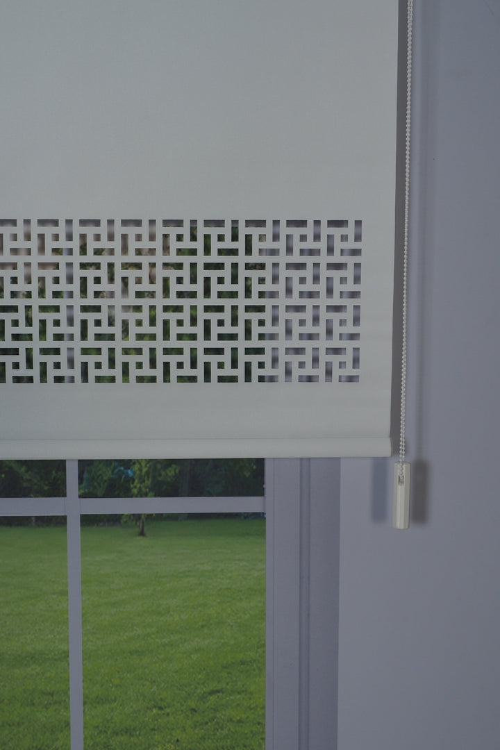 Lazer Kesim Dekoratif Geometrik Stor Perde 24 cm | İthal Mat Polyester | Beyaz | Oda Karanlığı