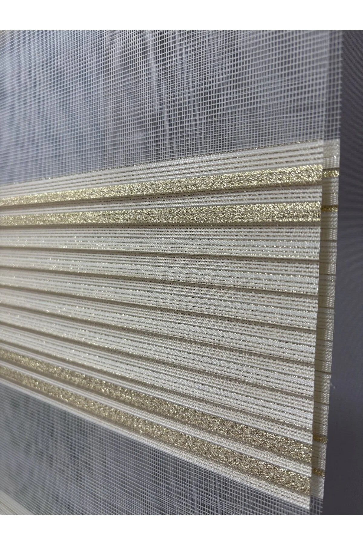 ANKA Serisi Gold Simli Zebra Perde – Gündüz Gece Kullanım, Stor Mekanizmalı