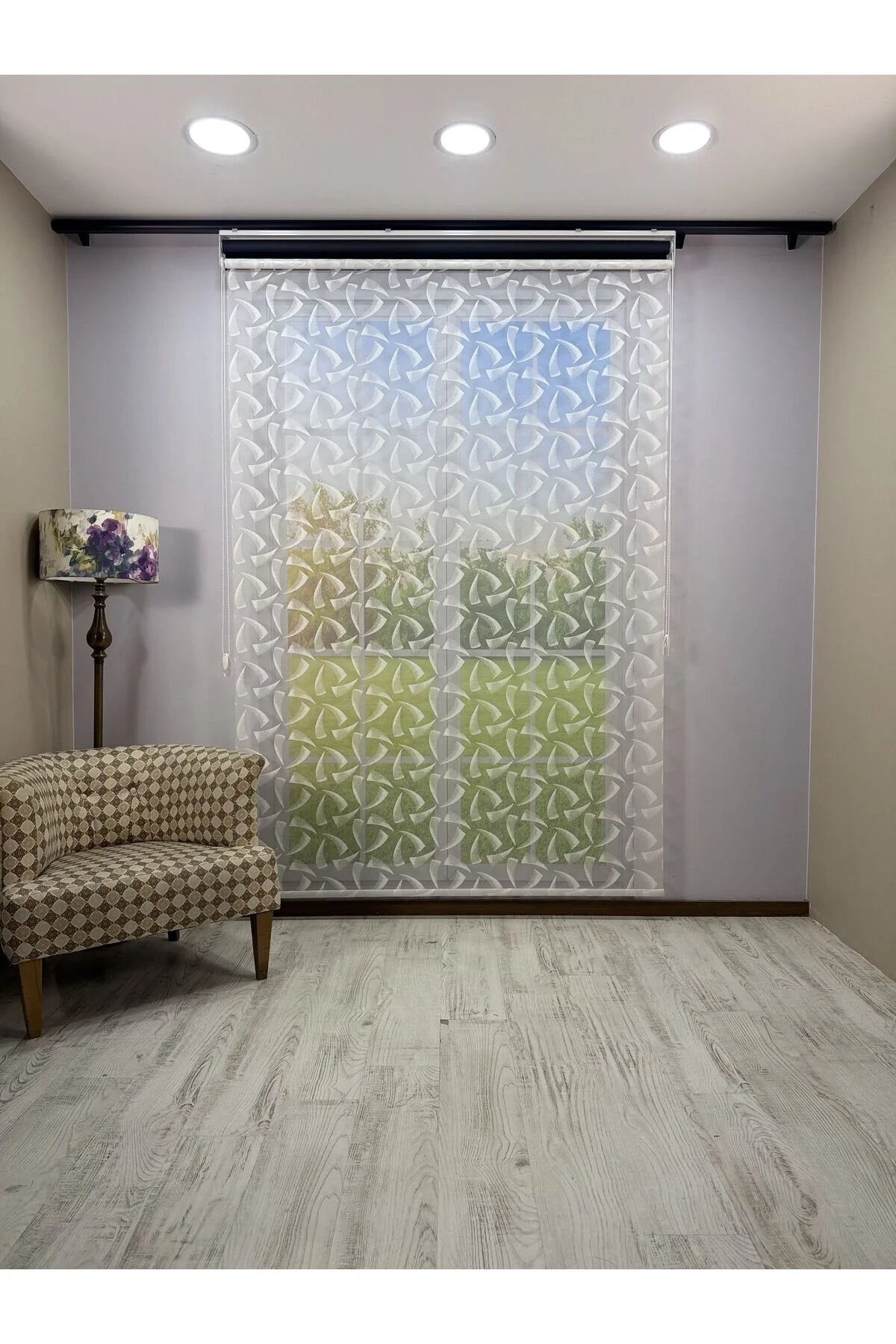 NOVA Serisi – Üç Yaprak Desenli Çift Mekanizmalı Beyaz Tül Siyah Stor Perde