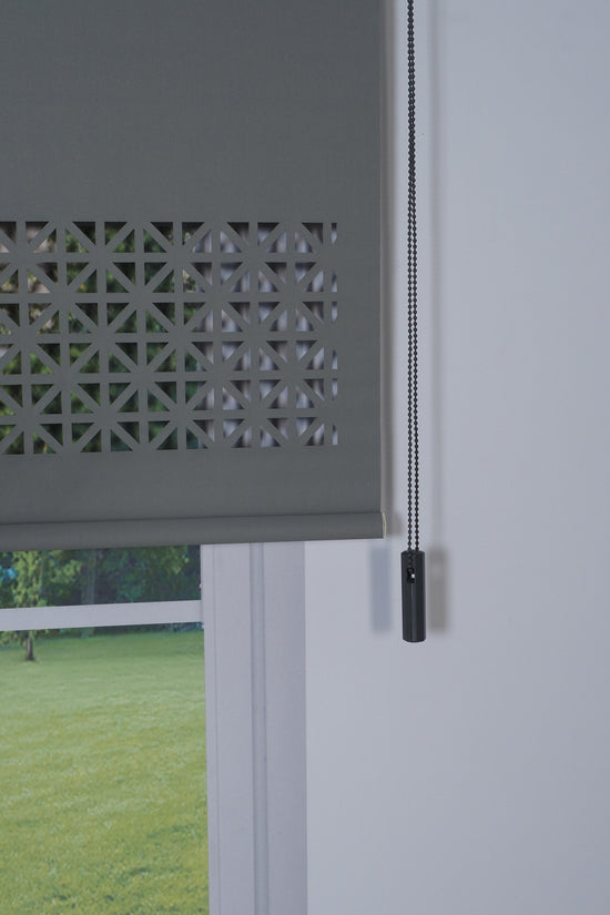 Lazer Kesim Dekoratif Stor Perde 24 cm | İthal Mat Polyester | Antrasit Gri | Oda Karanlığı