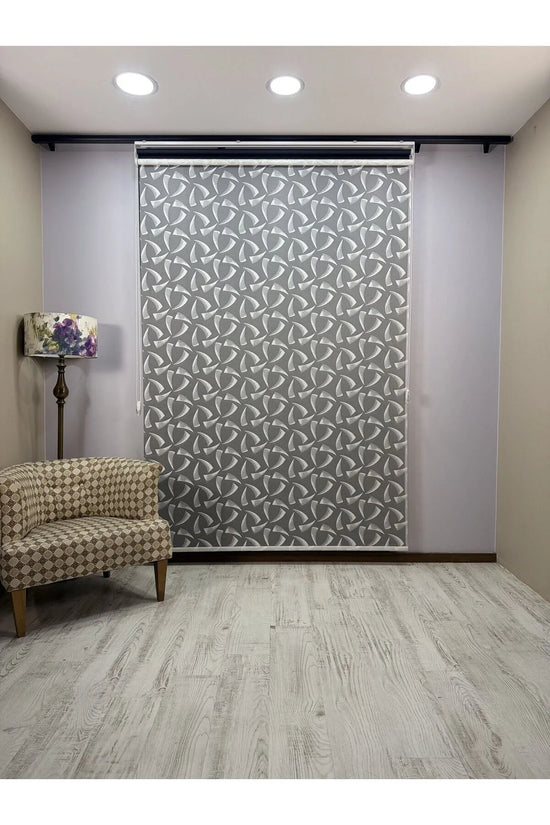 NOVA Serisi – Üç Yaprak Desenli Çift Mekanizmalı Beyaz Tül Siyah Stor Perde