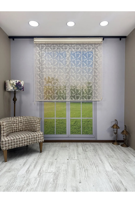 NOVA Serisi – Üç Yaprak Desenli Çift Mekanizmalı Bej Tül Stor Krem Perde