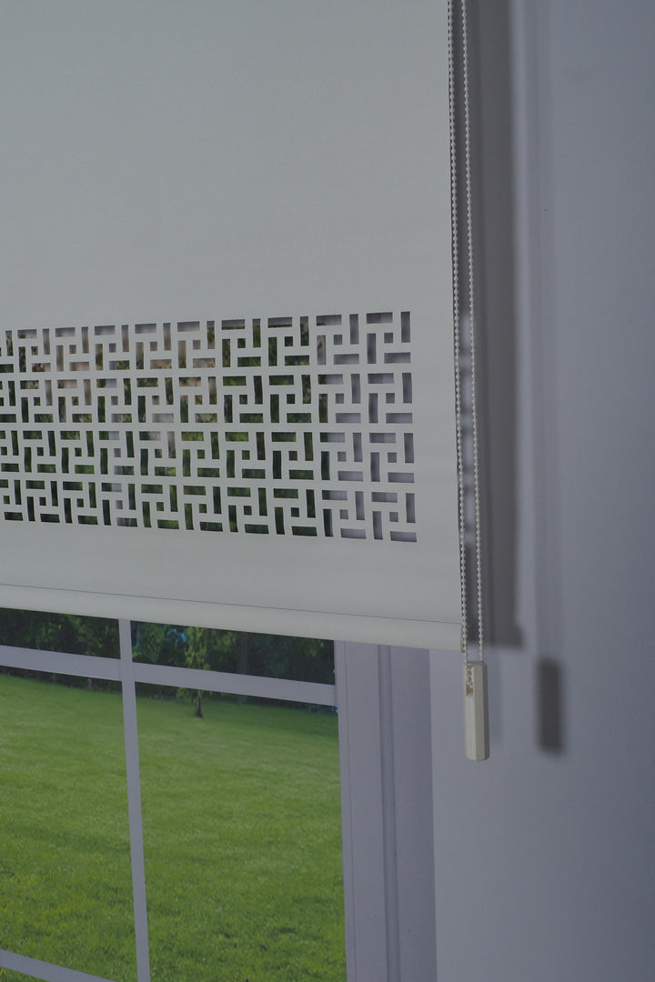 Lazer Kesim Dekoratif Geometrik Stor Perde 24 cm | İthal Mat Polyester | Beyaz | Oda Karanlığı