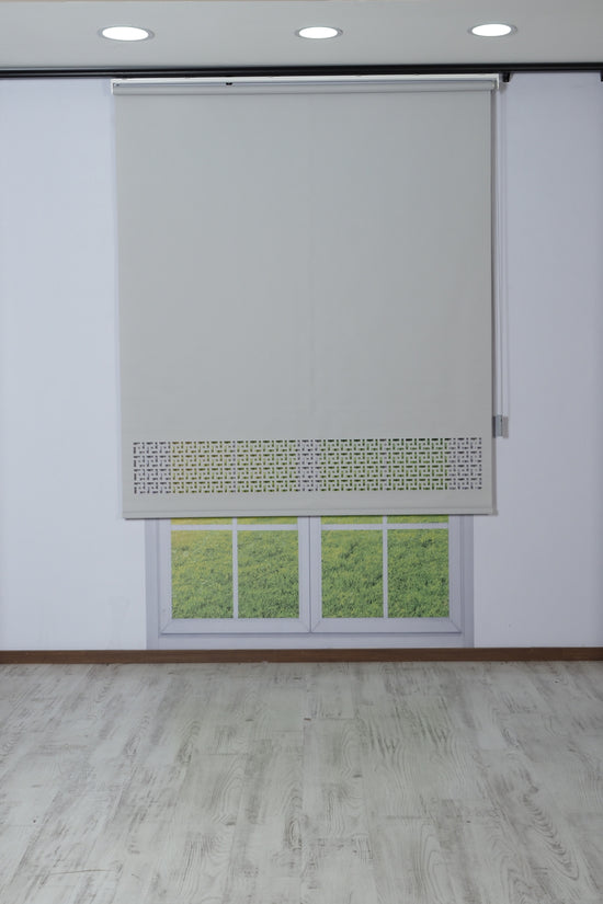 Lazer Kesim Dekoratif Geometrik Stor Perde 24 cm | İthal Mat Polyester | Açık Gri | Oda Karanlığı