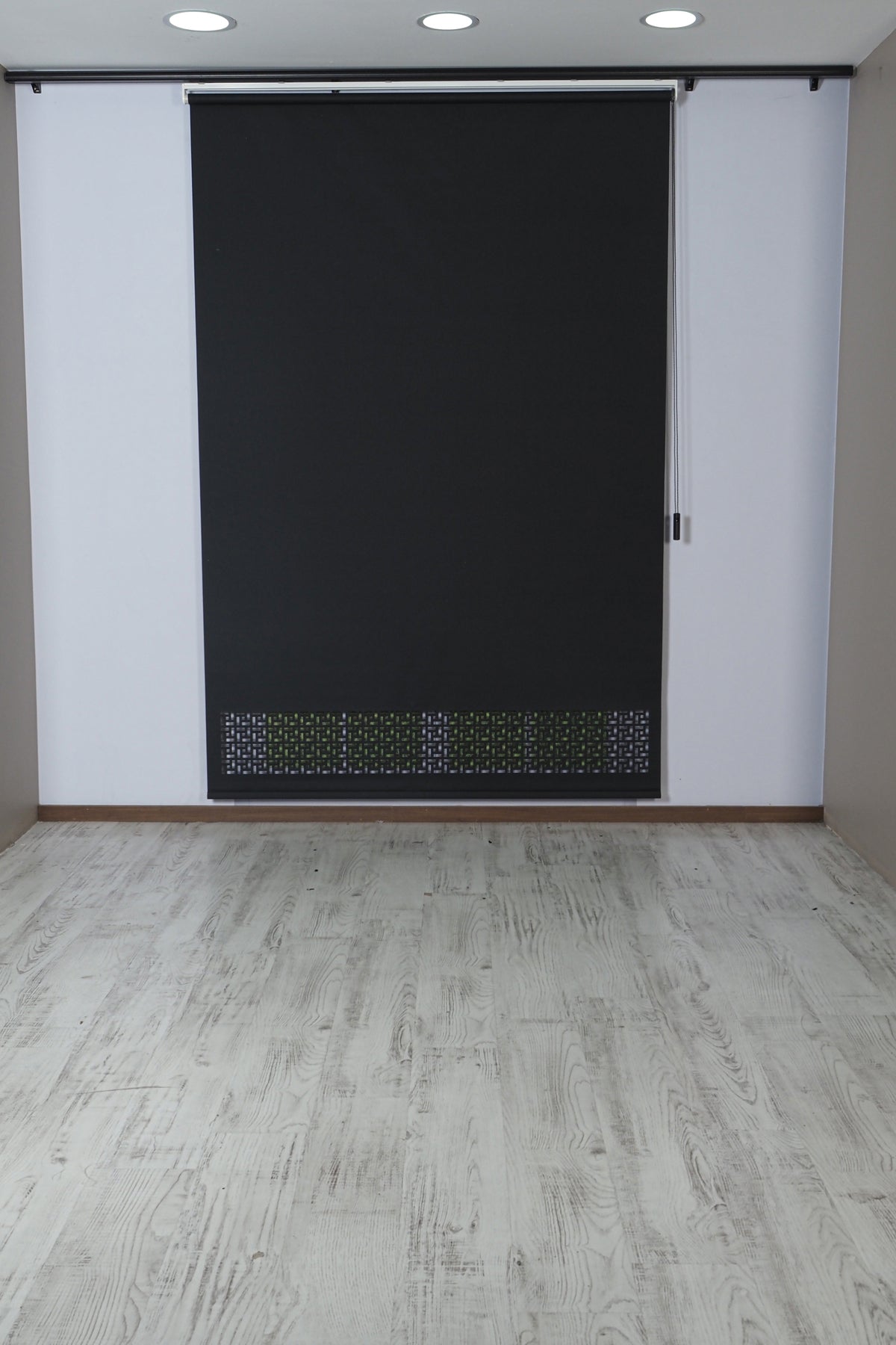 Lazer Kesim Dekoratif Geometrik Stor Perde 24 cm | İthal Mat Polyester | Siyah | Oda Karanlığı