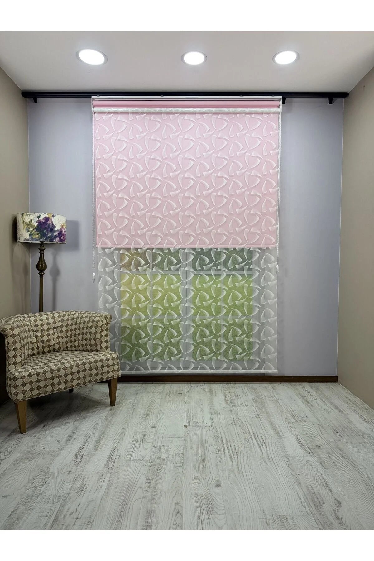 NOVA Serisi – Üç Yaprak Desenli Çift Mekanizmalı Beyaz Tül Pembe Stor Perde