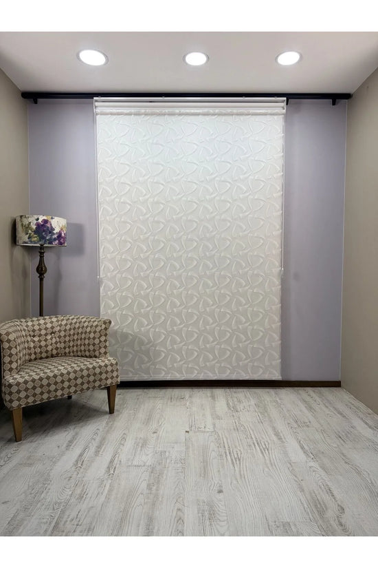 NOVA Serisi – Üç Yaprak Desenli Çift Mekanizmalı Beyaz Tül Beyaz Stor Perde