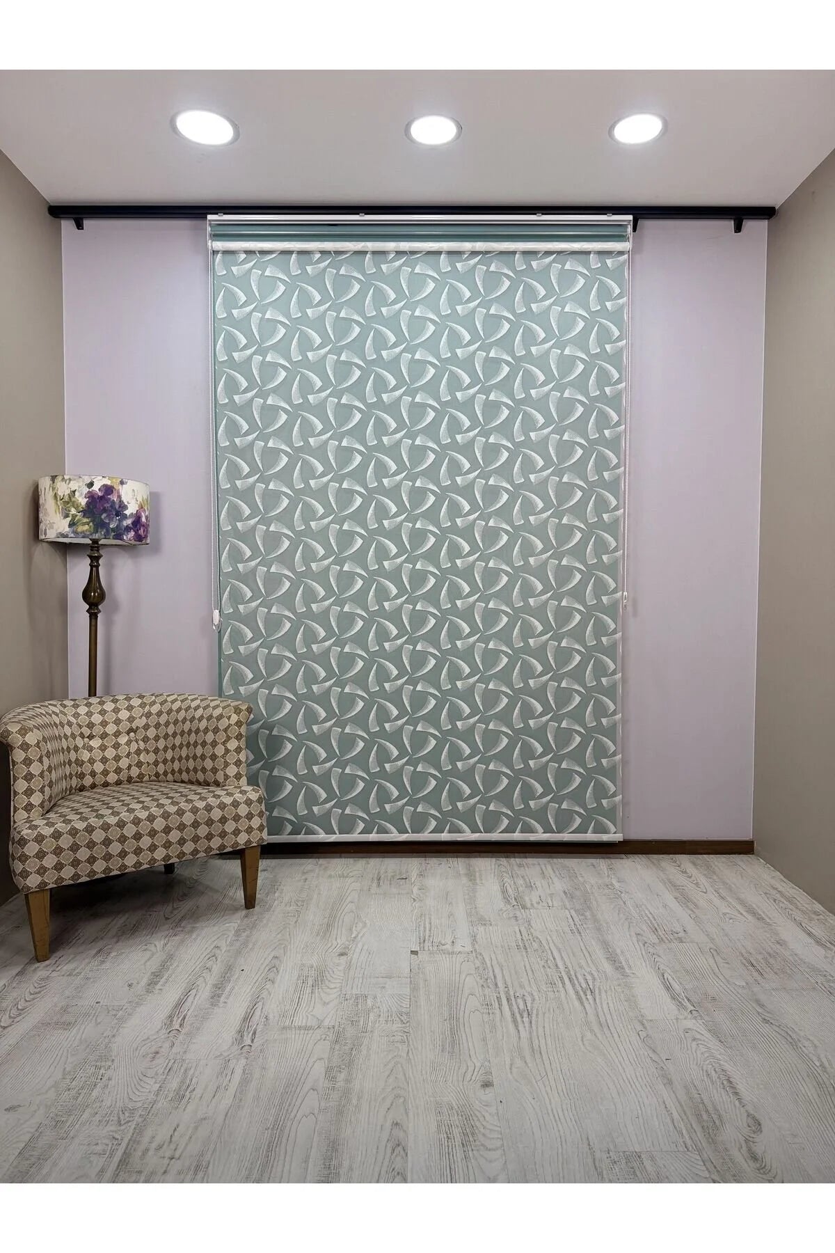 NOVA Serisi – Üç Yaprak Desenli Çift Mekanizmalı Beyaz Tül Petrol Yeşili Stor Perde