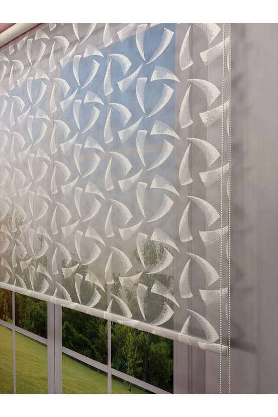 NOVA Serisi – Üç Yaprak Desenli Çift Mekanizmalı Beyaz Tül Pembe Stor Perde