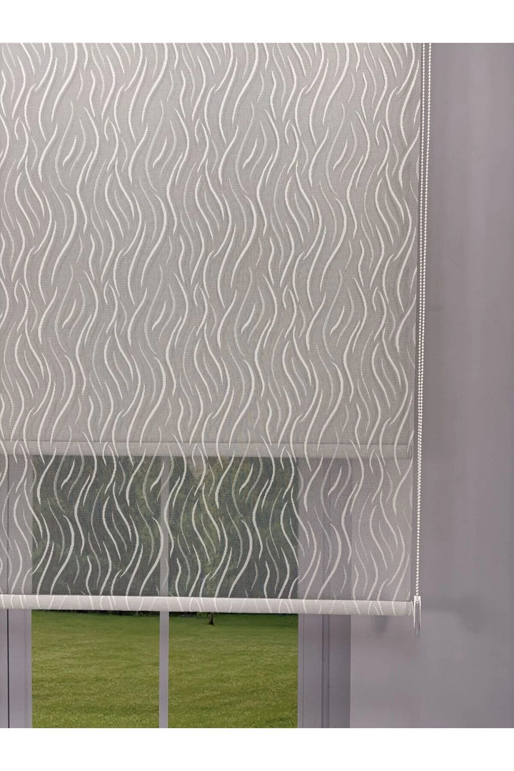 EVA Serisi – Su Yolu Desenli Çift Mekanizmalı Beyaz Tül Açık Gri Stor Perde