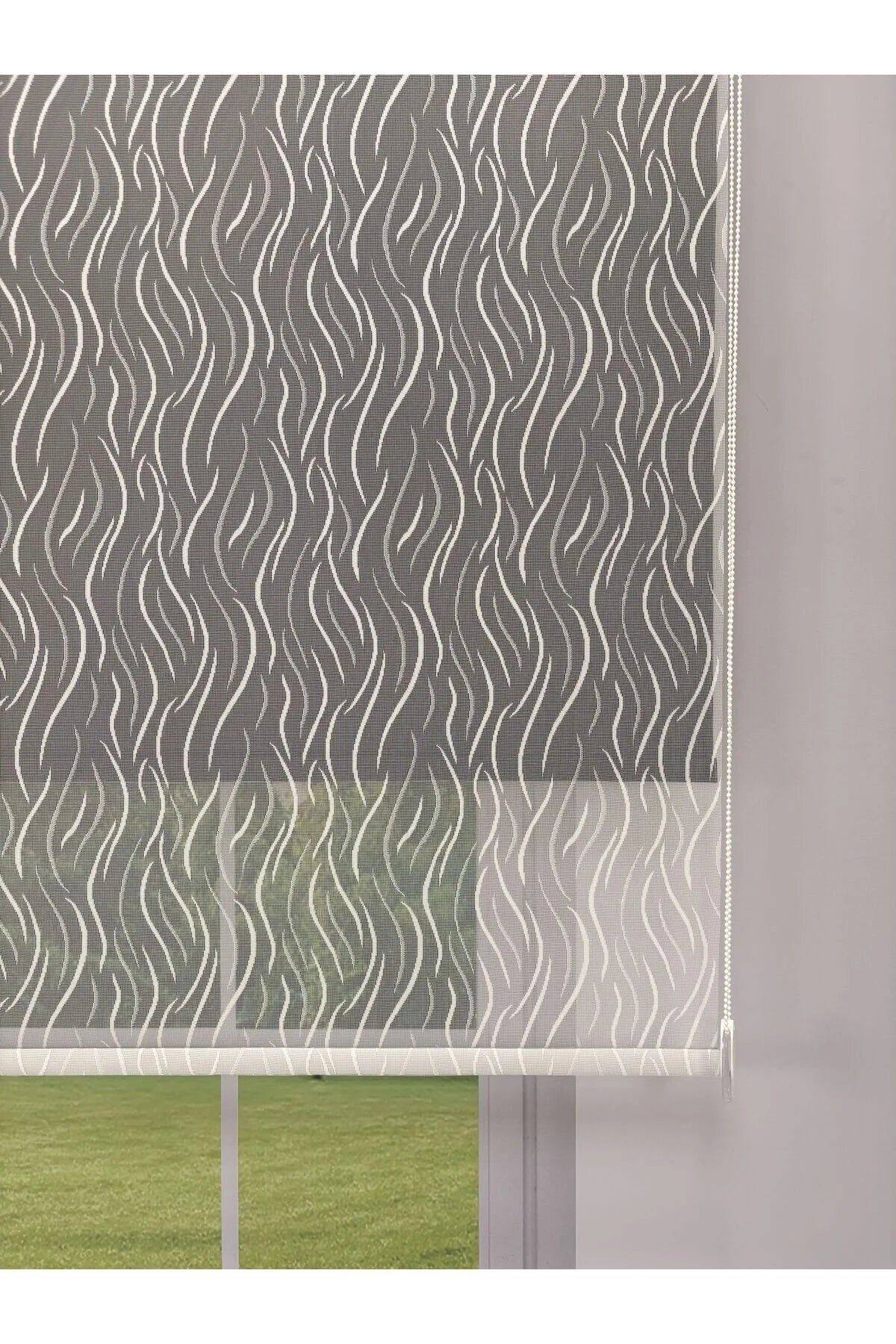 EVA Serisi – Su Yolu Desenli Çift Mekanizmalı Beyaz Tül Siyah Stor Perde