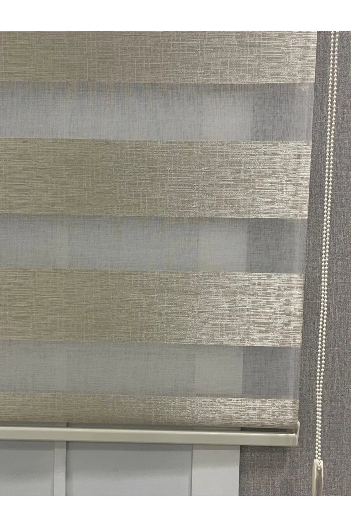 Delüks Zebra Stor Perde Geniş Plise Bej
