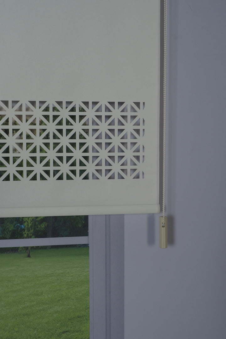 Lazer Kesim Dekoratif Stor Perde 24 cm | İthal Mat Polyester | Krem | Oda Karanlığı