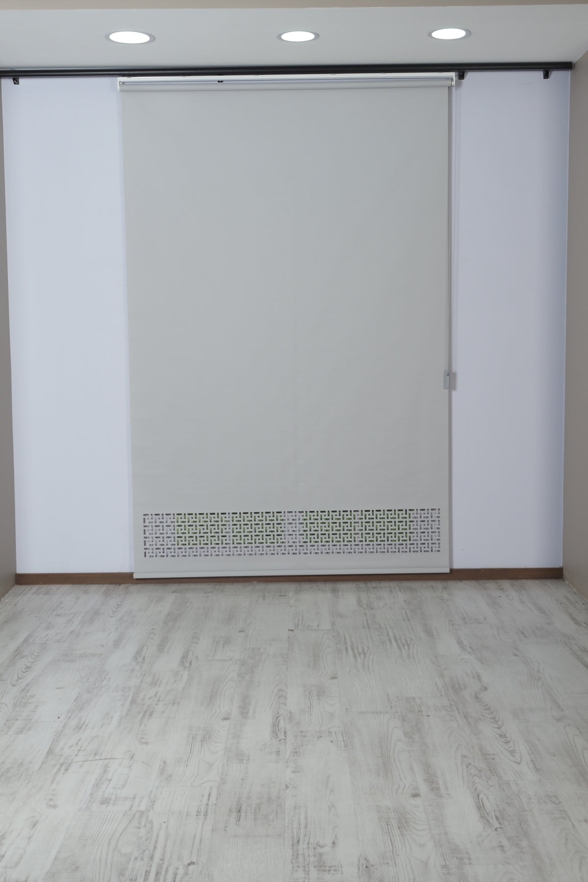 Lazer Kesim Dekoratif Geometrik Stor Perde 24 cm | İthal Mat Polyester | Açık Gri | Oda Karanlığı