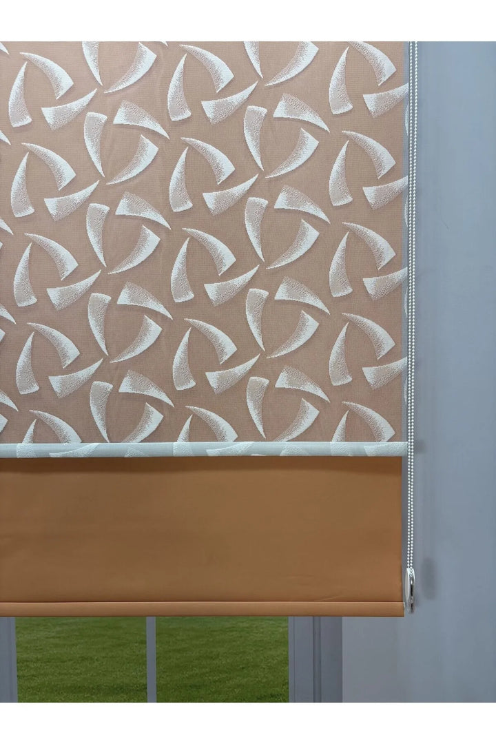 NOVA Serisi – Üç Yaprak Desenli Çift Mekanizmalı Beyaz Tül Turuncu Stor Perde