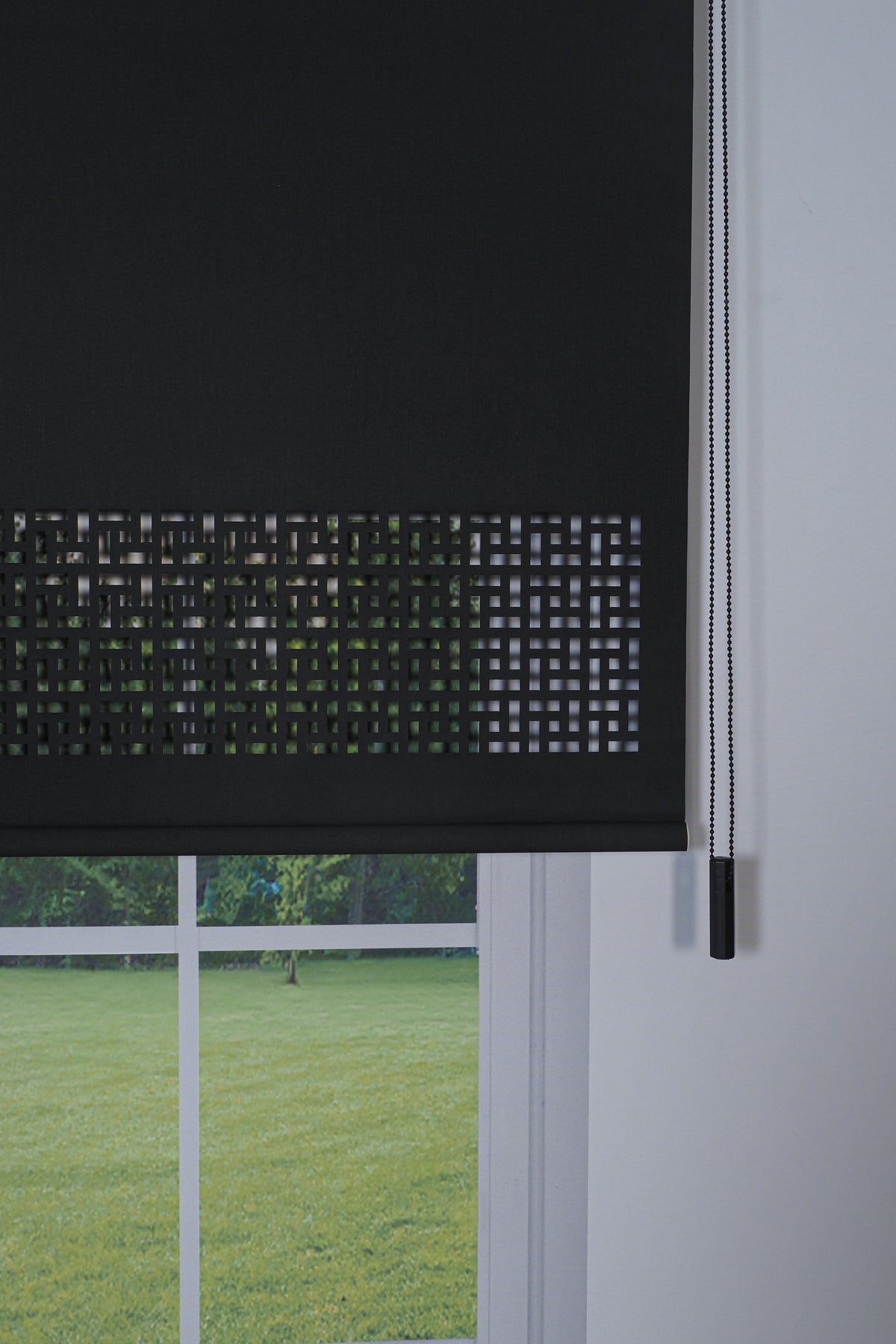 Lazer Kesim Dekoratif Geometrik Stor Perde 24 cm | İthal Mat Polyester | Siyah | Oda Karanlığı