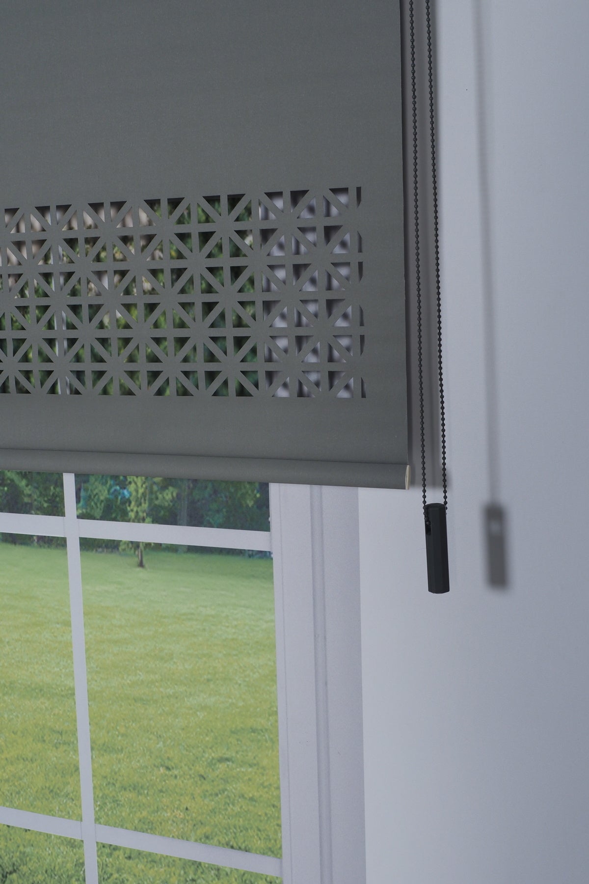 Lazer Kesim Dekoratif Stor Perde 24 cm | İthal Mat Polyester | Antrasit Gri | Oda Karanlığı