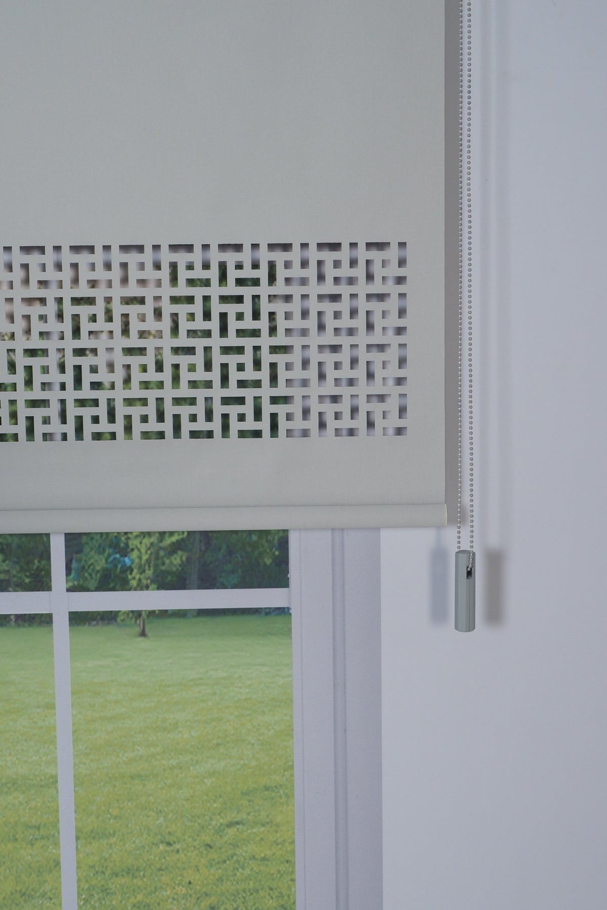 Lazer Kesim Dekoratif Geometrik Stor Perde 24 cm | İthal Mat Polyester | Açık Gri | Oda Karanlığı