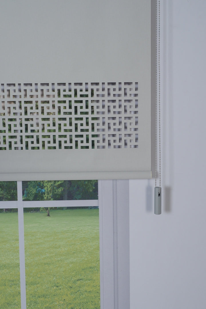 Lazer Kesim Dekoratif Geometrik Stor Perde 24 cm | İthal Mat Polyester | Açık Gri | Oda Karanlığı