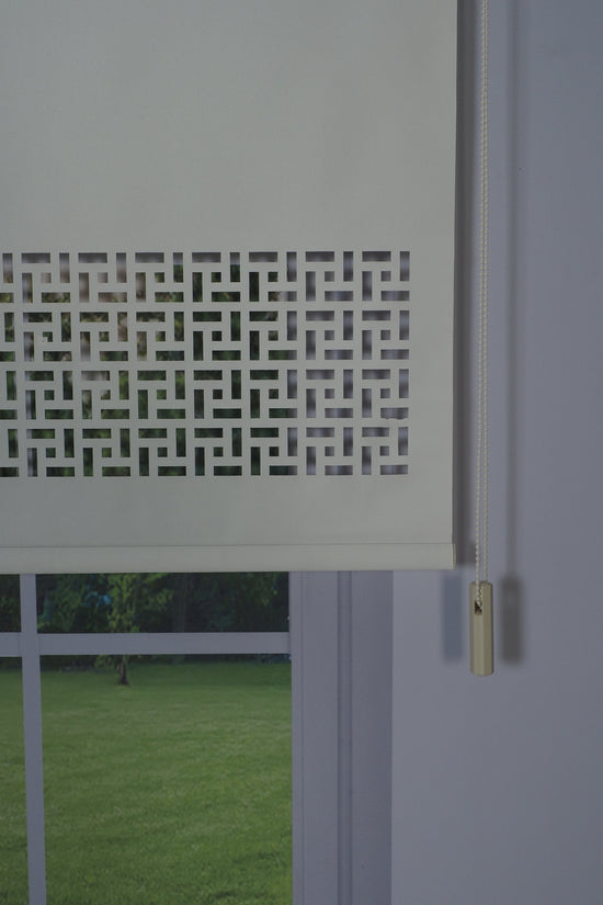 Lazer Kesim Dekoratif Geometrik Stor Perde 24 cm | İthal Mat Polyester | Krem | Oda Karanlığı